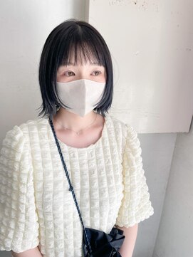 キャンバス バイ ネオリーブ 横浜西口(Canvas by neo.) 顔周りレイヤーボブ　外ハネボブ　ネイビーブルー