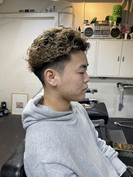 メリケンバーバーショップ フクオカ(MERICAN BARBERSHOP FUK) ブリーチパーマ