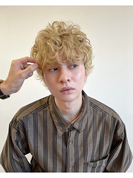 オリジン サロン(THE ORIGIN'S SALON) スペインカール風メンズマッシュウルフ