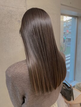 エウペ 渋谷(WEUPE) 斜めバング/グレージュカラー/デザインカラー/シルキーベージュ