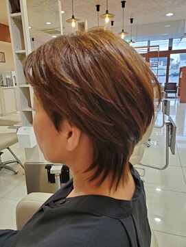 レイフィールド 滝の水店 旬のウルフヘア#ハンサムショート30.40代ショート