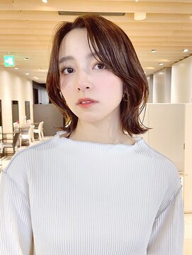 クィーンズガーデンバイケーツーギンザ(QUEEN’S GARDEN by K two GINZA) 肌を美しく見せる、品格大人ショート