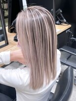 マロンベージュホワイトブロンド似合わせカット_ba434951
