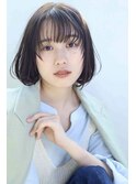 女っぽさが香る、シンプルボブ