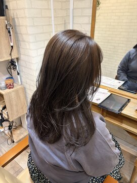 エンヴィー(ENVY) 大人女性におすすめレイヤーカット