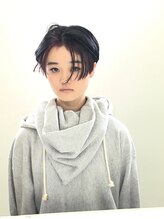 ヘアサロンキュー(hair salon que) アシメ×ショートでモードな前下がりスタイル