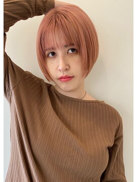 バズ(BUZZ) ラフバングと顔まわりレイヤーのショートボブ★BUZZ秋山