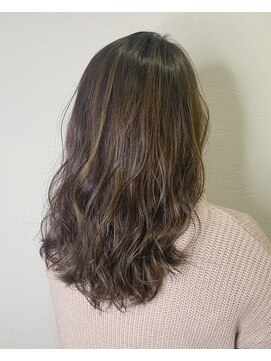 エトランジェ(Etrange) コントラストハイライト/グレージュカラー20代30代人気