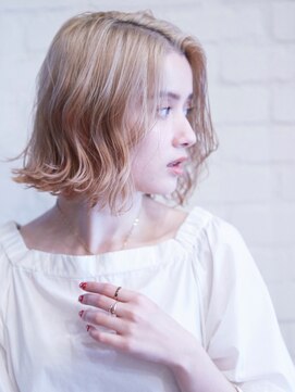 ラレイ(Lalei) 【ささきまさき】大人かわいいハイトーンボブ×フリンジウェーブ