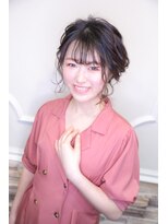 ショートヘア　ルーズ　お遊びアップヘア