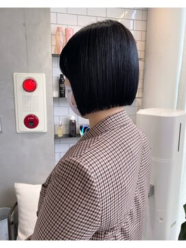 ロビン アンド ダルク(robin&darc) ミニボブ×縮毛矯正×ブルーブラック【髪質改善】