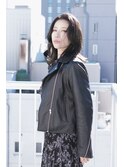 グレー系ヘアカラーでどこか儚い、優しげladyに。７