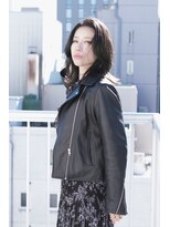 ノイン(noine)&nbsp;グレー系ヘアカラーでどこか儚い、優しげladyに。７