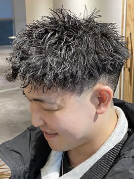 クオル 立川(QOL) ピンパーマ／ツイストスパイラル／フェード／メンズカット