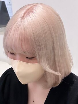 ベレーザ 渋谷(BELEZA) 4056ニュアンスカラー艶髪グレーベージュ金髪ボブぱっつん前髪