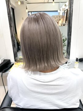 ハート(HART) シルバーベージュ×外はねボブ