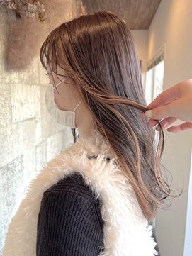 ミルヘアデザイン(mil hair design) インナーカラーミルクティーベージュシルバーイヤリングカラー