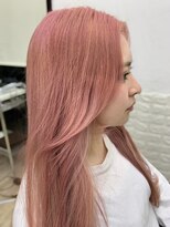ラクシア(LucxiA) レイヤーカット/顔周りカット/センターパート/韓国ヘア/前髪