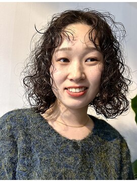 ナループロアオハナ(Nalu pu loa ohana) ミディアムパーマハードパーマ外国人風パーマくせ毛風パーマ