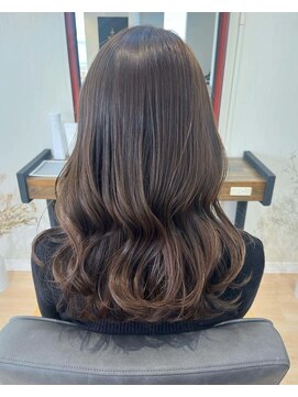 コルク(Cork) うる艶フェミニンセミロング