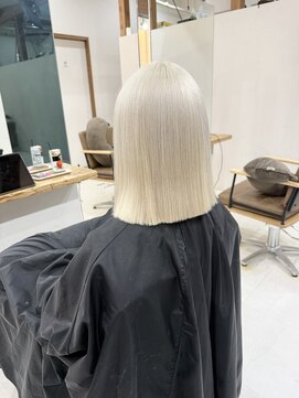 アルーナビューティデザイン ホワイトブロンド