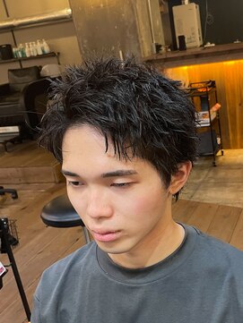 ミオ ベガ(Mio'' VEGA) 京都　スパイキーショート　ピンパーマ