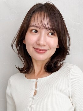 アグノス 青山(Agnos) 艶感前髪くせ毛風カール美髪シースルーバングくびれミディアム