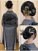 金箔×モードな低めシニヨン
