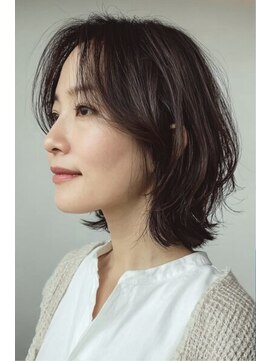 レリーノーブル 西宮北口(RelyNoble) 丸みくびれショートウルフ×上品ベージュ[西宮北口/髪質改善]