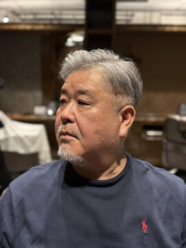 ザ バーバー 虎ノ門ステーションタワー(THE BARBER) 白髪を活かしたイケオジショート　ナチュラルツーブロック