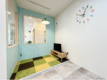 アグ ヘアー シャル 登米佐沼店(Agu hair shall)の写真/お子様連れのご来店もOK◎忙しいママ・パパも、ご家族で通いやすいサロン♪