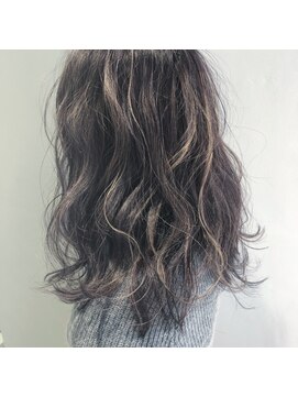 クラン(clan) clan ハイライト アッシュ セミロング