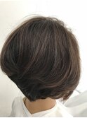 クールアッシュ前下がりボブ