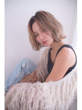 トッカ ヘアアンドトリートメント 大宮店(tocca) 高彩度カラー×ショート