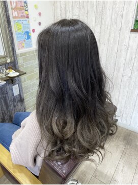 スピニングヘアティアナ(spinning hair Tiana.) フォギーアッシュグラデーションカラー
