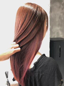 リュッカ(Lyuck) サラ艶ロング　アクセントでピンク＋