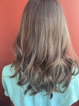 オーストヘアー リュウール(Aust hair Lueur) ミディアムレイヤー