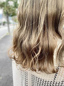 アテム 大町店(Atem) シルキーベージュ