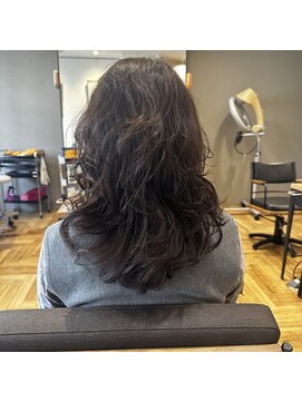 アルマヘアー(Alma hair by murasaki) ◎たっぷりレイヤーのパーマスタイル◎