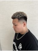 シルバーカラー&極道パーマ