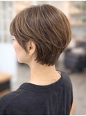 大人ショート レイヤーカット オリーブベージュ小顔顔周り