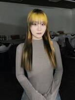 コエル(KOER) 黄色、黒で歪なデザイン
