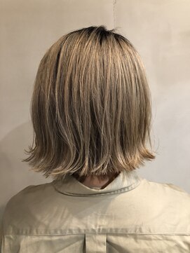 ルート(route.) 切りっぱなしボブ×ベージュ