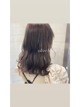 ワット 新宿店 【担当yumi】透明感たっぷりグレージュ