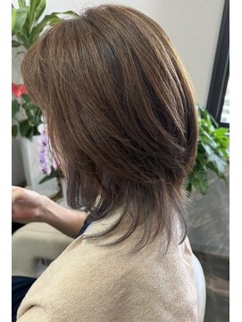シバヘアー(shiba hair) カット、インナーカラー