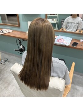 ロサ ブランシェ バイ エスト(Rosa Blanche by est) ベージュカラー