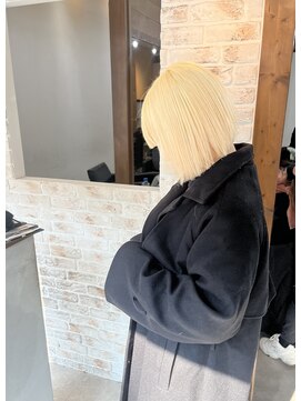 ルートヘアー(Root Hair) ブロンドボブ