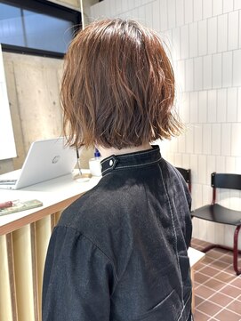 ナギ(nagi) クシュッとパーマボブ