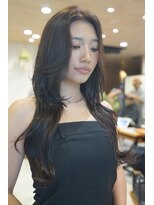 ミューズ バイ ケンジ(MUSE by KENJE) 重すぎないのに上品。ロングレイヤーで魅せる大人ブラウン