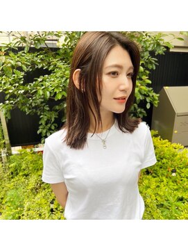 イル 天神西通り店(ill) 20代30代ボブ/ミディアムレイヤー／グレージュ/透明感/天神/大名